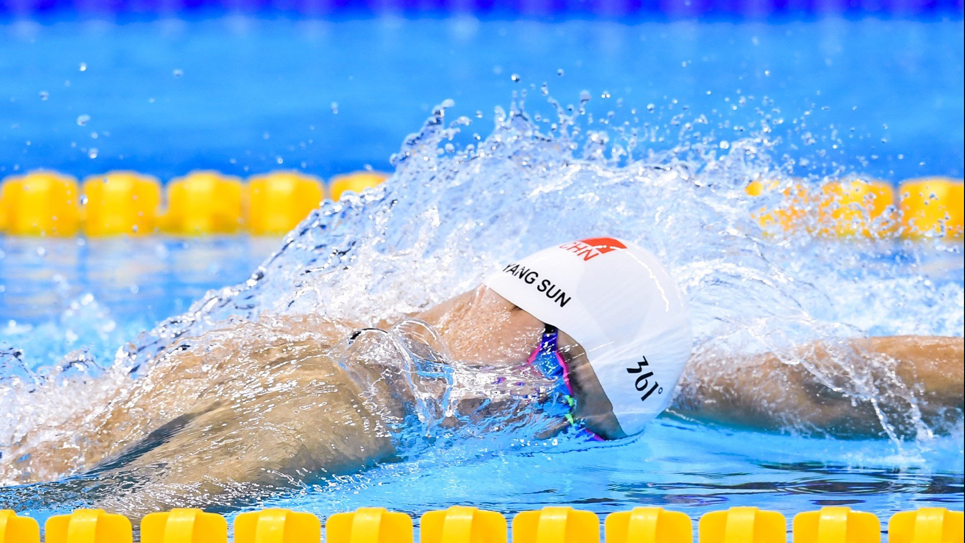 瑜伽选手在国际比赛中获得最佳表现奖，瑜伽奖项