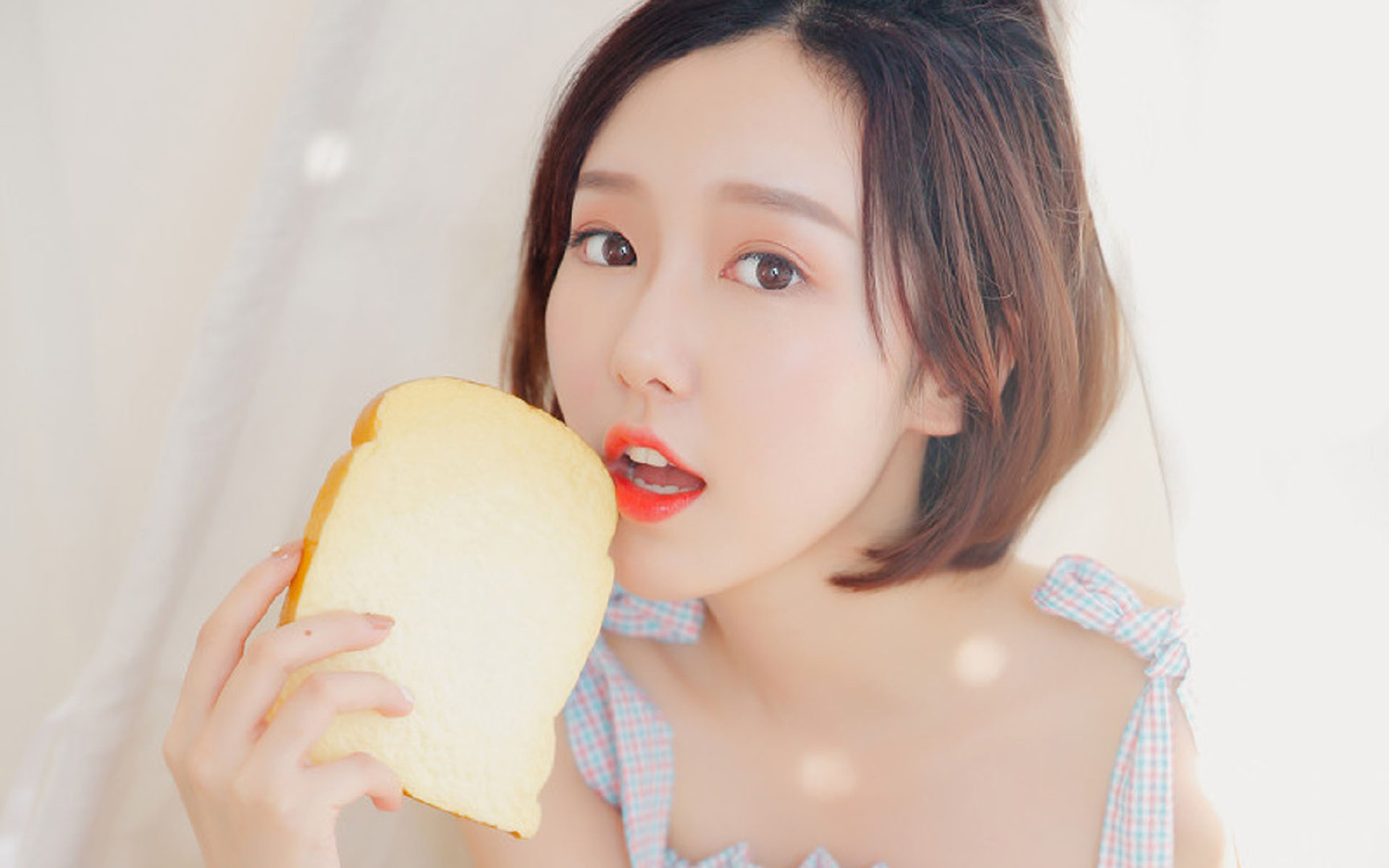 AYX体育官网-詹姆斯领衔球队进行封闭战术演练，詹姆斯封神之战集锦