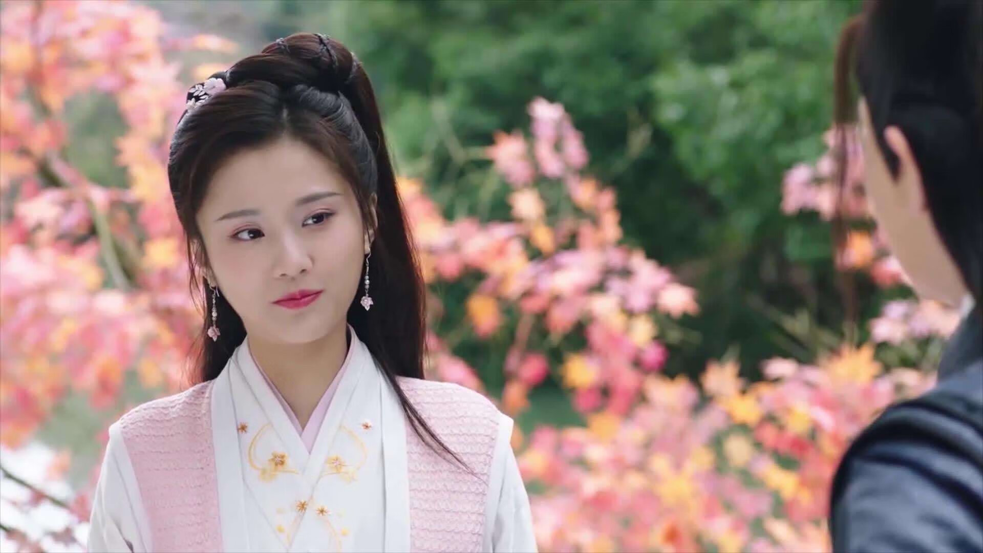 骑士锋线组合配合默契逐渐成为亮点,骑士前锋